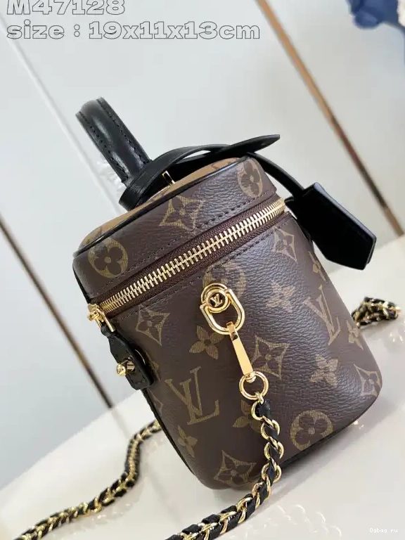 VUITTON VANITY LOUIS PM 0629